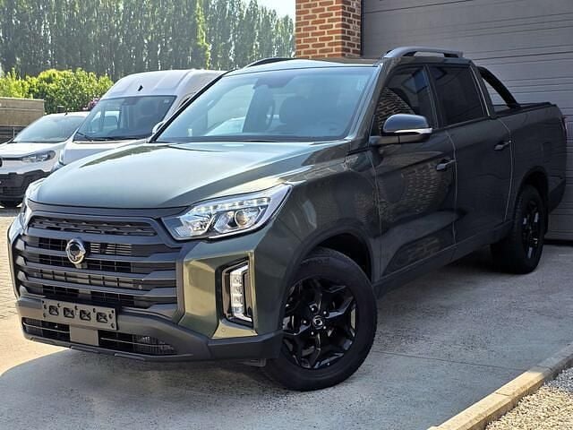 Groen Gebruikt 2023 Ssangyong (KGM) Musso SUV | € 38.708 - Afbeelding 1/4
