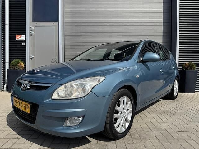 Hatchback Gebruikt 2007 Hyundai i30 Dynamiq Hatchback | € 3.950 (Eerlijke prijs) - Afbeelding 1/4