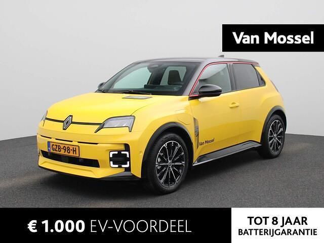 Twotone jaune pop / noir etoilé Gebruikt 2024 Renault R5 Iconic Hatchback | € 31.940 (Eerlijke prijs) - Afbeelding 1/4
