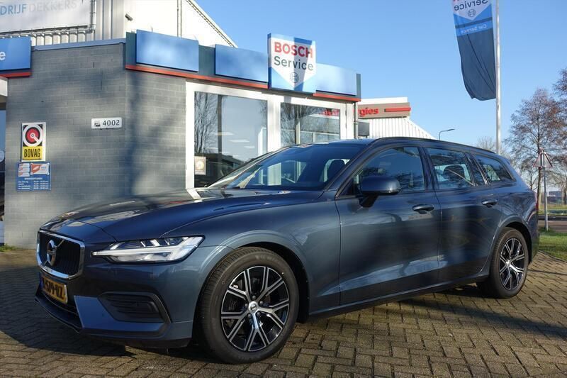 Blauw Gebruikt 2021 Volvo V60 Momentum Stationwagen | € 22.545 (Super prijs) - Afbeelding 1/4