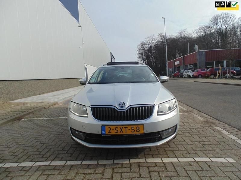 Occasion Skoda Octavia Business Line 140 PK (102 kW) 2014 Grijs Stationwagen