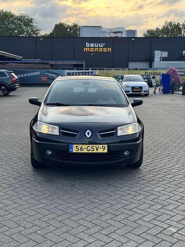 Zwart Gebruikt 2008 Renault Mégane III Business Hatchback | € 3.000 (Eerlijke prijs) - Afbeelding 1/4