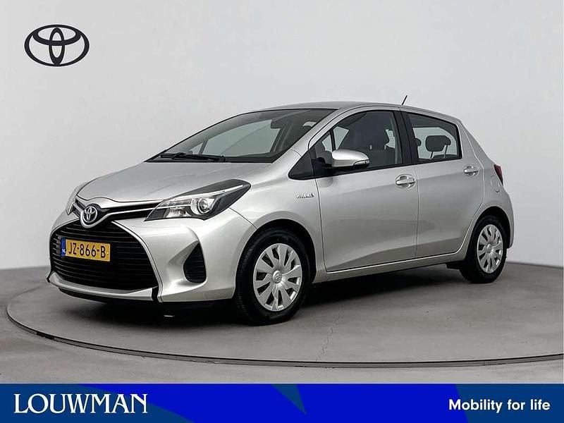 Grijs Gebruikt 2016 Toyota Yaris Hybrid Hatchback | € 13.400 (Eerlijke prijs) - Afbeelding 1/3