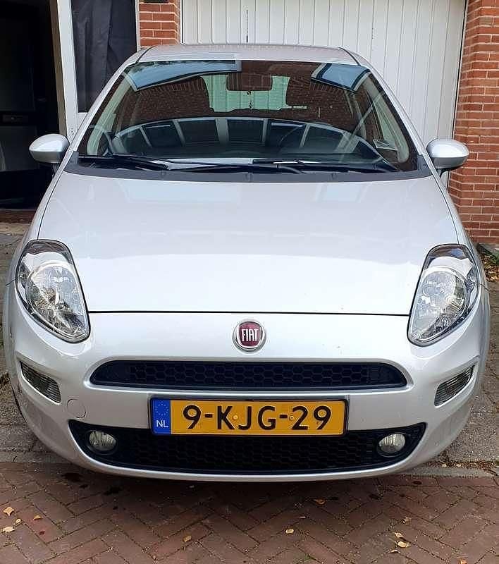 Zilver Gebruikt 2013 Fiat Punto Pop Hatchback | € 2.850 (Goede deal) - Afbeelding 1/4