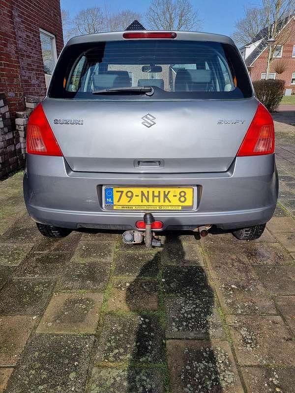 Occasion Suzuki Swift GLS 92 PK (67 kW) 2005 Grijs Hatchback