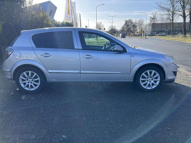 Occasion Opel Astra 140 PK (102 kW) 2007 Grijs Hatchback