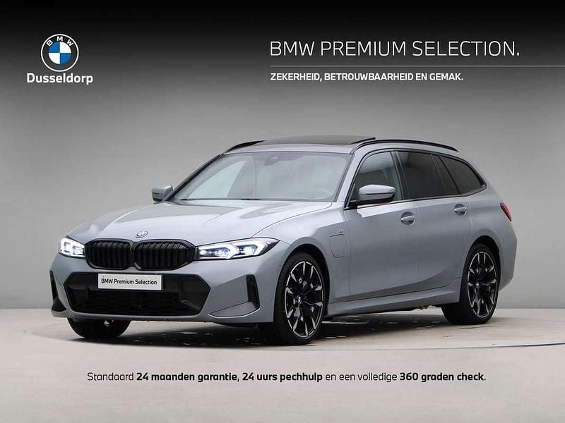 Grijs Gebruikt 2025 BMW 330e M Sport Stationwagen | € 53.950 (Super prijs) - Afbeelding 1/4