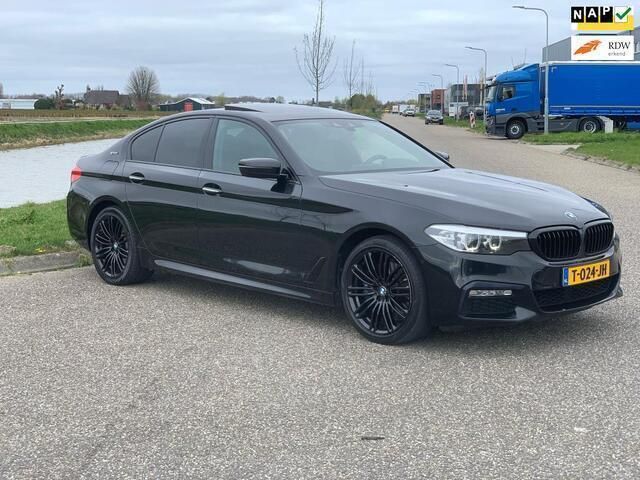 Zwart Gebruikt 2018 BMW 530e Executive Sedan | € 24.450 (Eerlijke prijs) - Afbeelding 1/4