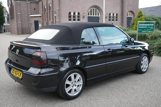 Occasion VW Golf Cabriolet Highline 116 PK (85 kW) 2001 Zwart Cabriolet