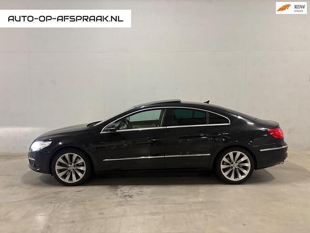 Zwart Gebruikt 2009 VW CC Sedan | € 7.688 (Eerlijke prijs) - Afbeelding 1/4
