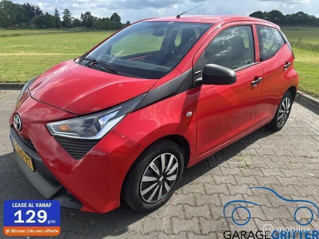 Rood Gebruikt 2021 Toyota Aygo X-play Hatchback | € 9.450 (Eerlijke prijs) - Afbeelding 1/4