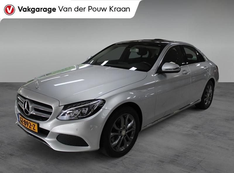 Grijs Gebruikt 2015 Mercedes C180 Ambition Sedan | € 21.840 (Eerlijke prijs) - Afbeelding 1/4