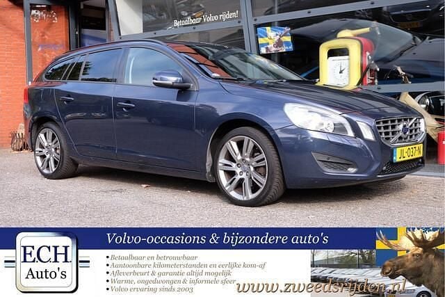 Blauw Gebruikt 2013 Volvo V60 Momentum Stationwagen | € 10.950 (Eerlijke prijs) - Afbeelding 1/4