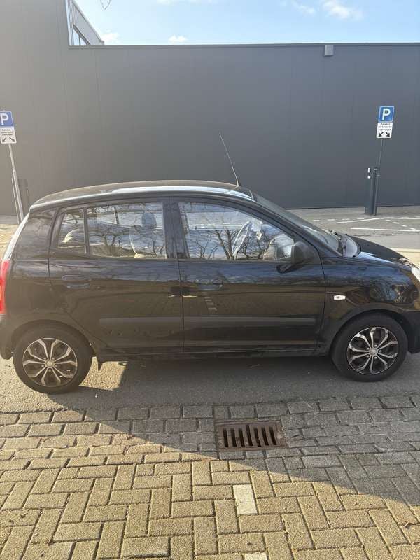 Zwart Gebruikt 2007 Kia Picanto Light Hatchback | € 750 (Goede deal) - Afbeelding 1/4
