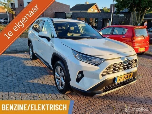Wit Gebruikt 2019 Toyota RAV4 Executive SUV | € 36.900 - Afbeelding 1/4