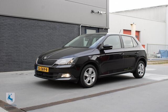 Zwart Gebruikt 2018 Skoda Fabia Clever Hatchback | € 6.950 (Eerlijke prijs) - Afbeelding 1/4
