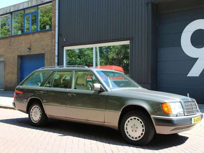 Grijs Gebruikt 1990 Mercedes E300 Stationwagen | € 17.950 - Afbeelding 1/4