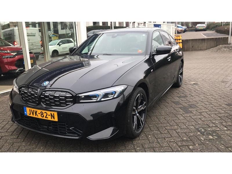 Zwart Occasion 2025 BMW 330 Sedan | € 47.925 (Goede deal) - Afbeelding 1/4