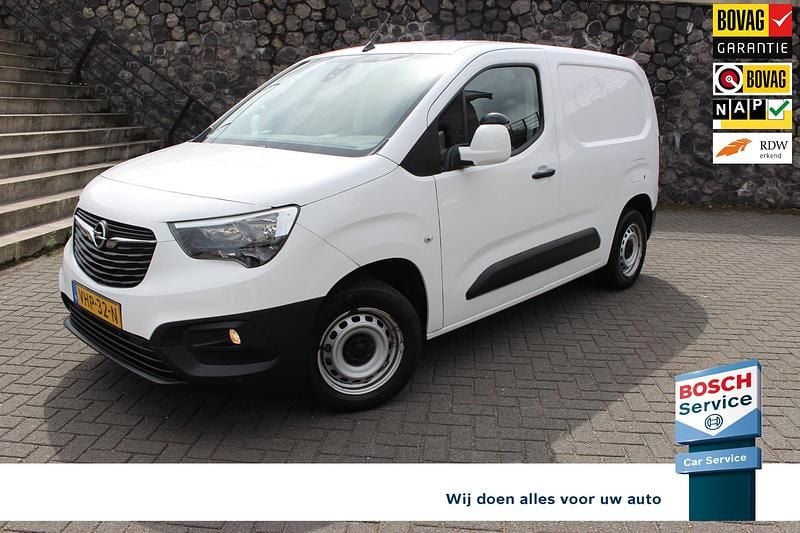 Wit Occasion 2020 Opel Combo Comfort MPV | € 7.950 (Goede deal) - Afbeelding 1/4