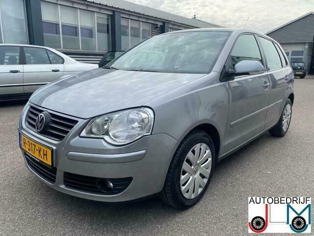 Grijs, metallic lak Gebruikt 2007 VW Polo Hatchback | € 3.750 (Eerlijke prijs) - Afbeelding 1/4