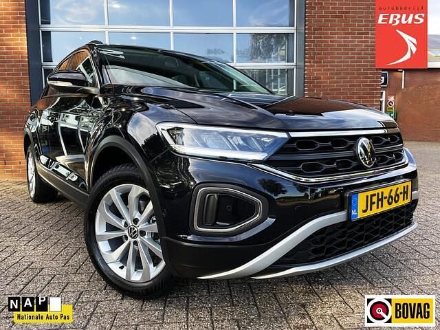 Zwart Gebruikt 2025 VW T-Roc Edition SUV | € 34.950 (Goede deal) - Afbeelding 1/4
