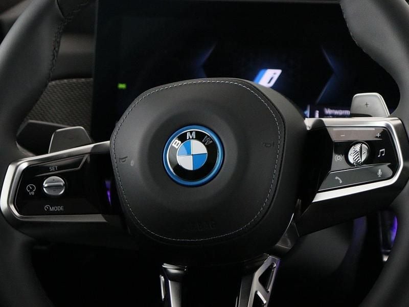 M carbonschwarz metallic (donker zwart metallic) Gebruikt 2024 BMW 750e Comfort Edition Sedan | € 109.950 - Afbeelding 1/1
