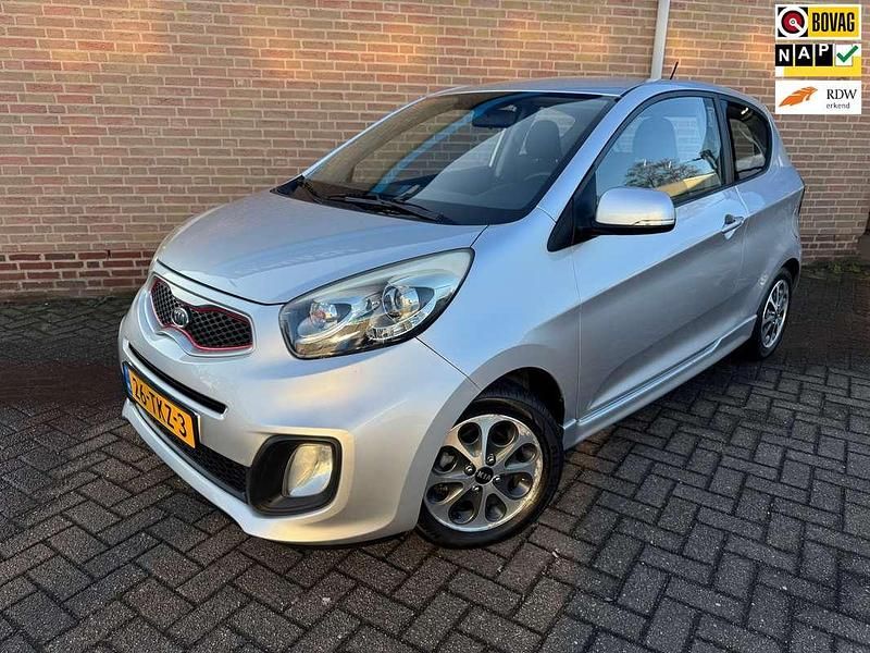 Grijs (metallic) Occasion 2012 Kia Picanto Plus Hatchback | € 5.295 (Iets duurder) - Afbeelding 1/4