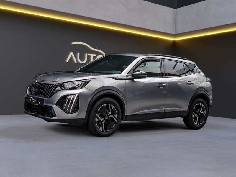 Zilver Gebruikt 2023 Peugeot 2008 Allure SUV | € 21.750 (Goede deal) - Afbeelding 1/4