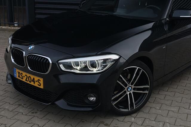 Occasion BMW 118 Executive 136 PK (100 kW) 2019 Zwart Hatchback