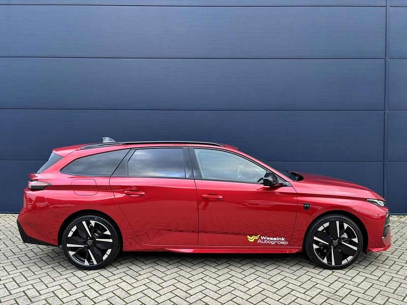 Nieuw Peugeot 308 SW GTi 2025 Rood Stationwagen