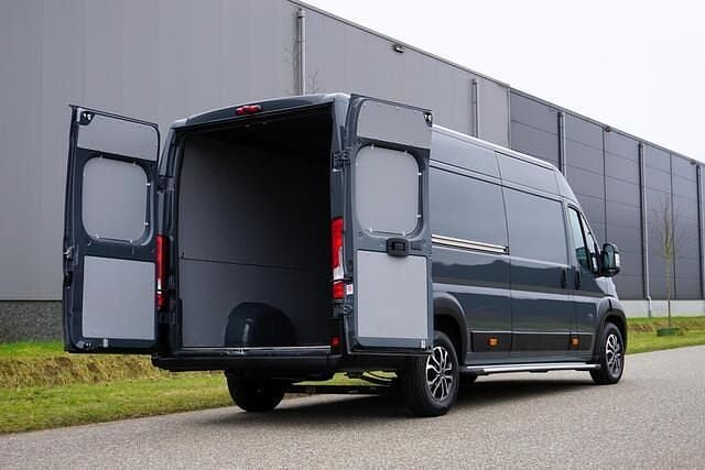 Occasion Fiat Ducato 140 PK (102 kW) 2024 Grijs Van