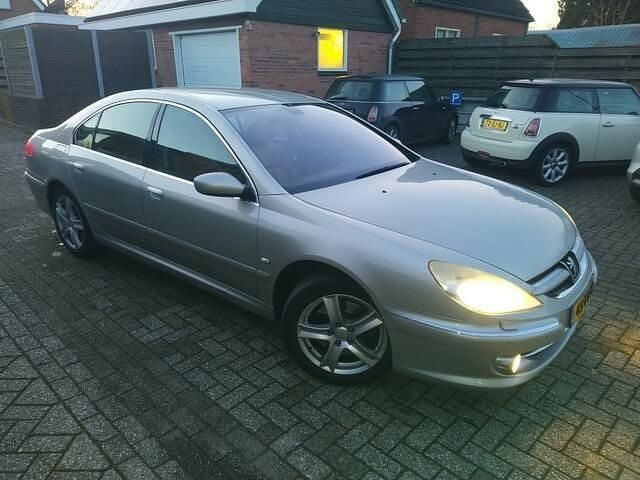 Grijs (metallic) Occasion 2006 Peugeot 607 Sedan | € 1.499 - Afbeelding 1/4