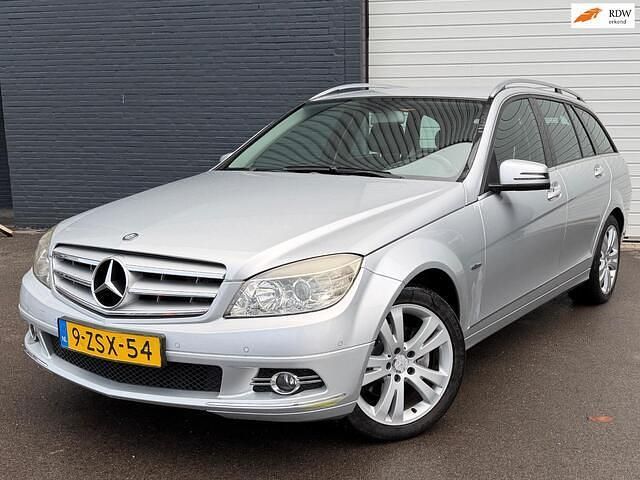 Grijs (metallic) Gebruikt 2010 Mercedes C220 Avantgarde Stationwagen | € 4.349 (Eerlijke prijs) - Afbeelding 1/4