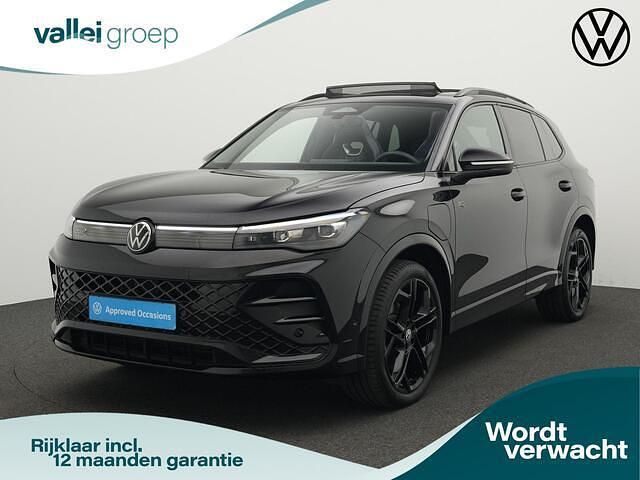 Zwart Gebruikt 2024 VW Tiguan R-line Edition SUV | € 53.900 (Eerlijke prijs) - Afbeelding 1/4
