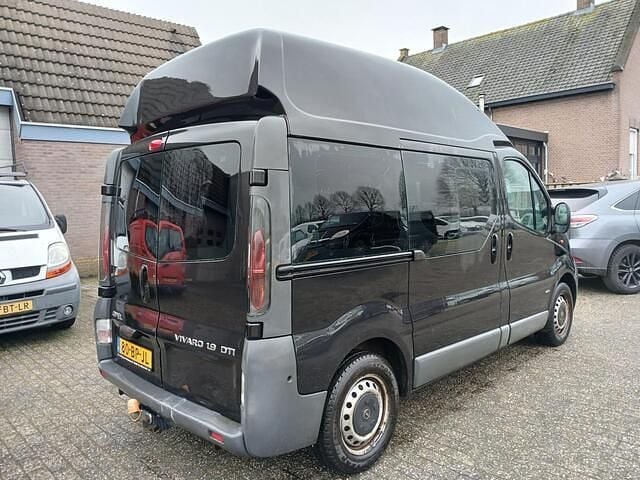 Occasion Opel Vivaro 102 PK (75 kW) 2004 Zwart MPV