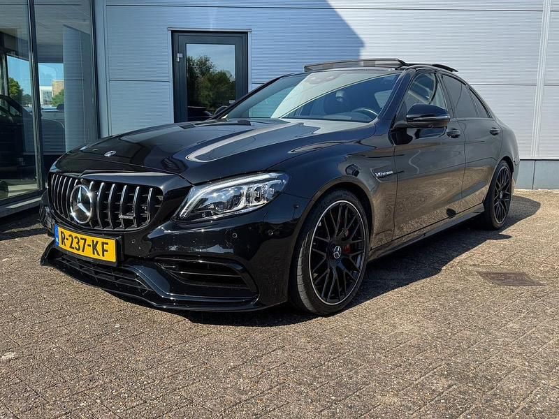 Zwart, metallic lak Gebruikt 2020 Mercedes C63S AMG AMG Sedan | € 73.450 - Afbeelding 1/4