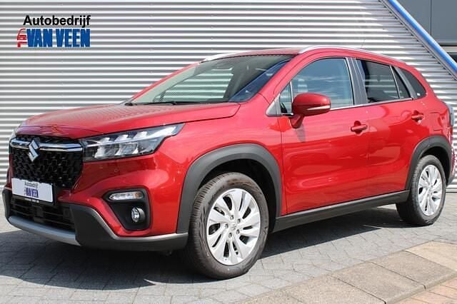 Rood Gebruikt 2023 Suzuki SX4 S-Cross SUV | € 24.945 (Eerlijke prijs) - Afbeelding 1/4