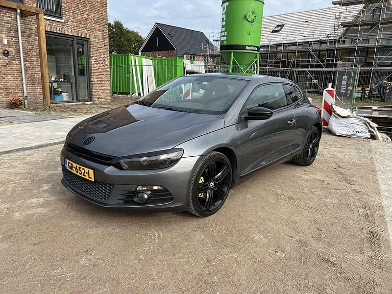 Grijs Gebruikt 2011 VW Scirocco Edition Coupé | € 7.650 (Eerlijke prijs) - Afbeelding 1/4