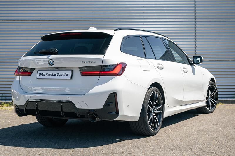 Occasion BMW 320e Comfort Edition 204 PK (150 kW) 2024 Alpinweiss (licht wit) Stationwagen