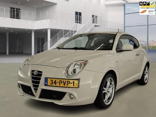 Wit Gebruikt 2011 Alfa Romeo MiTo Distinctive Hatchback | € 3.450 (Goede deal) - Afbeelding 1/4