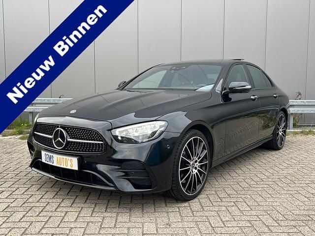 Zwart Gebruikt 2022 Mercedes E450 AMG Sedan | € 68.950 - Afbeelding 1/4