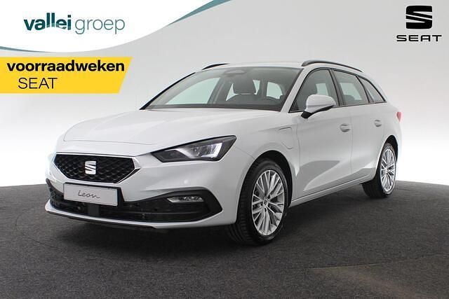 Wit Nieuw 2025 Seat Leon Style Stationwagen | € 35.990 (Super prijs) - Afbeelding 1/4