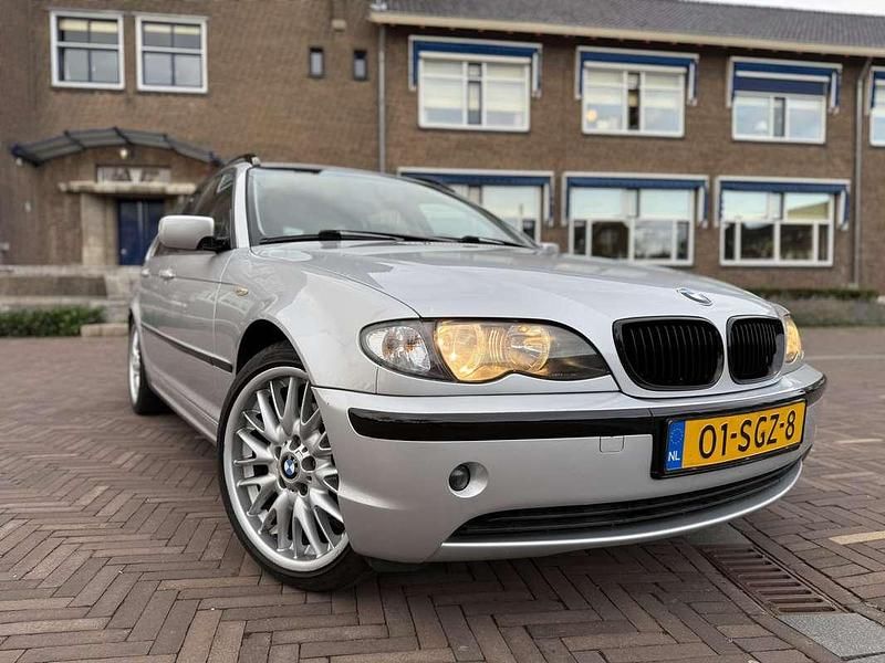 Zilver Gebruikt 2002 BMW 325 Stationwagen | € 4.999 (Goede deal) - Afbeelding 1/4