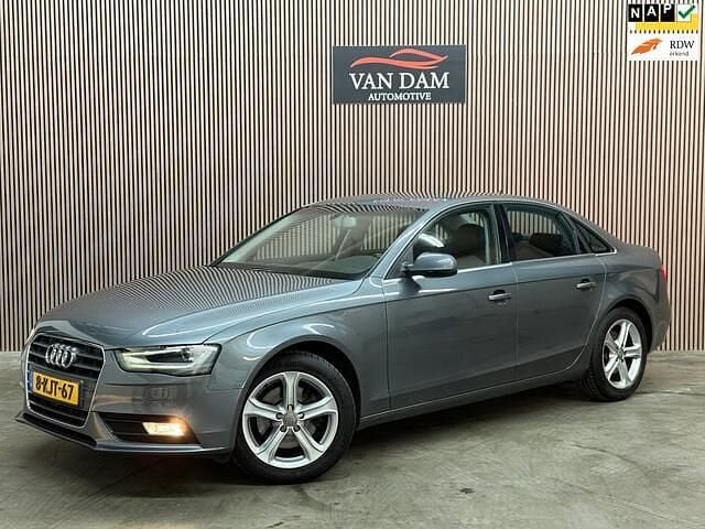 Grijs Gebruikt 2013 Audi A4 Business Sedan | € 10.900 (Goede deal) - Afbeelding 1/4