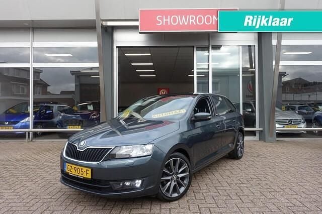 Grijs Gebruikt 2015 Skoda Rapid Hatchback | € 9.290 (Eerlijke prijs) - Afbeelding 1/4