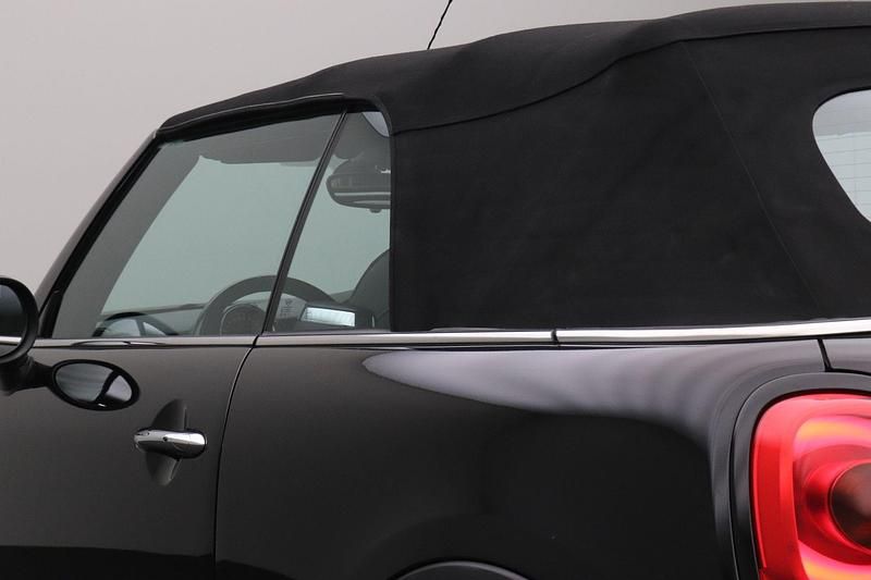 Occasion Mini Cooper Cabriolet Comfort 136 PK (100 kW) 2017 Zwart Cabriolet