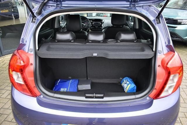 Occasion Opel Karl Innovation 75 PK (55 kW) 2016 Paars Hatchback