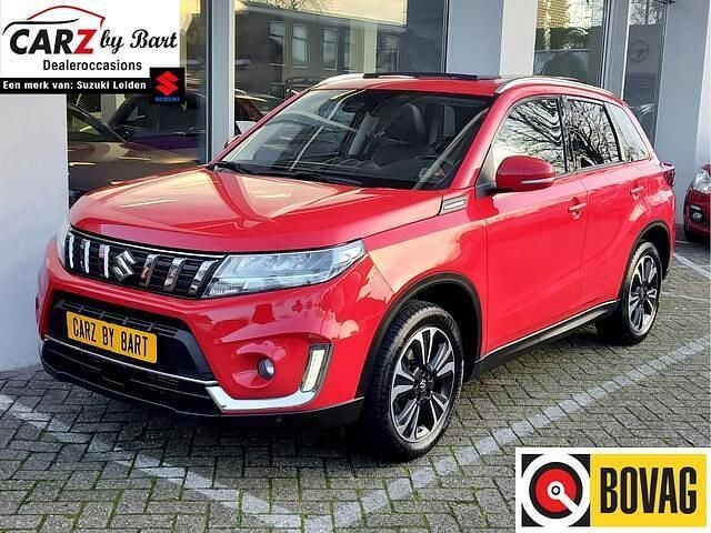 Rood Gebruikt 2020 Suzuki Vitara Style SUV | € 19.745 (Super prijs) - Afbeelding 1/4