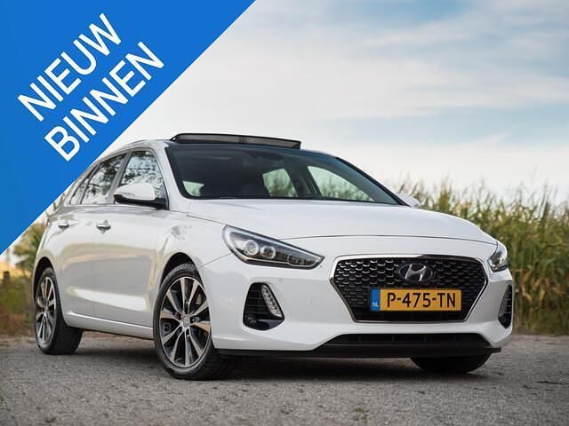 Wit Gebruikt 2018 Hyundai i30 Premium Hatchback | € 14.950 (Eerlijke prijs) - Afbeelding 1/4