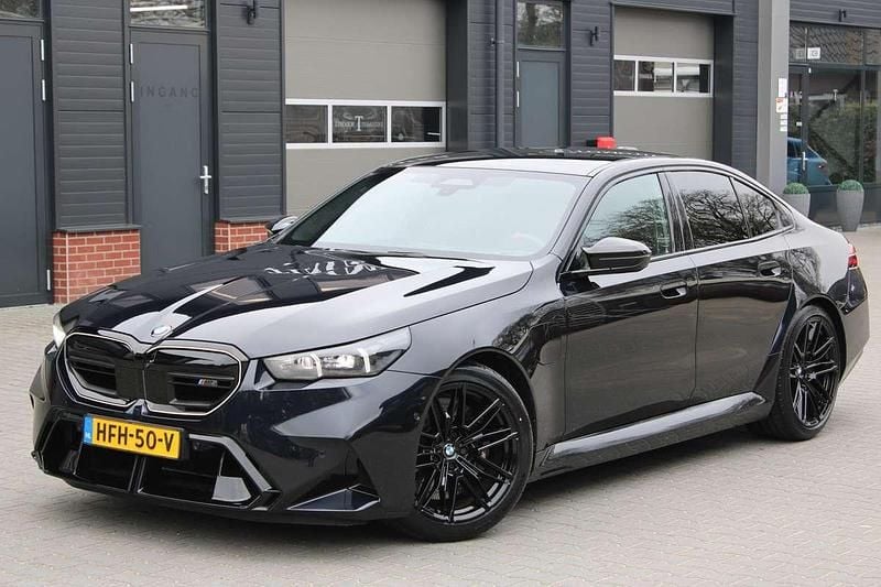Occasion BMW M5 Comfort Edition 727 PK (534 kW) 2024 Zwart (metallic) Sedan